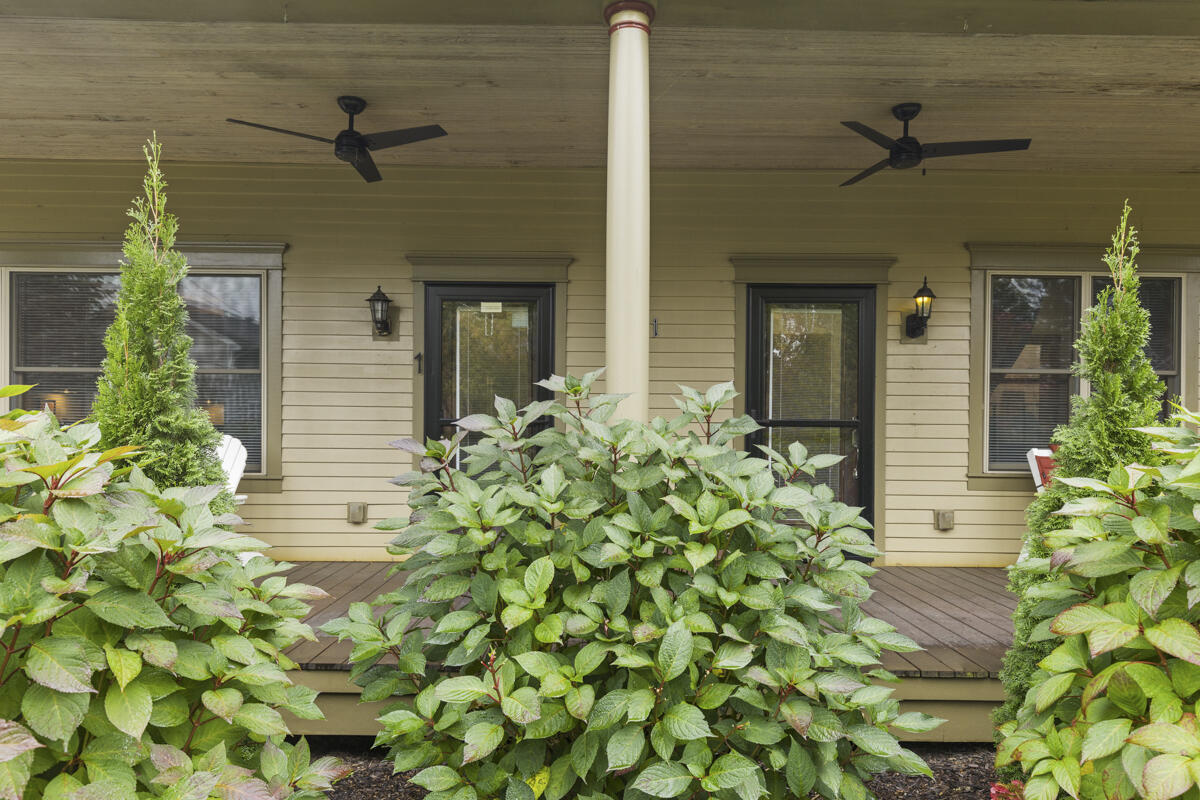 11 East Chestnut Street, Unit 1 Douglas, MI 49406 - Photo 6 of 35 IMG_1005