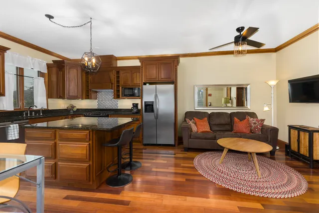 $330,000 | 11 East Chestnut Street, Unit 1, Douglas, MI 49406