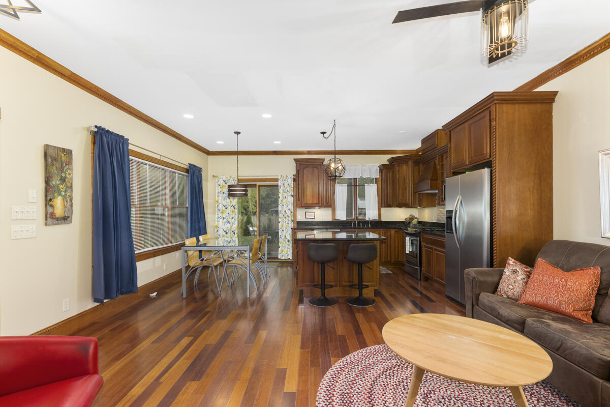 11 East Chestnut Street, Unit 1 Douglas, MI 49406 - Photo 10 of 35 IMG_1009