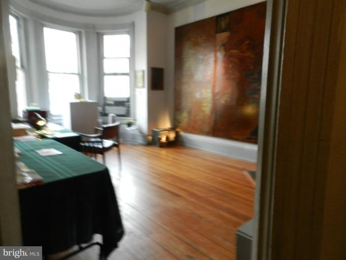 2112 R Street Northwest Washington, DC 20008 - Photo 2 of 10 Living Room