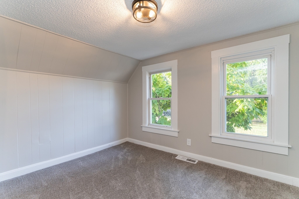 74 Laurence Street Springfield, MA 01104 - Photo 17 of 30 Gallery Image 17