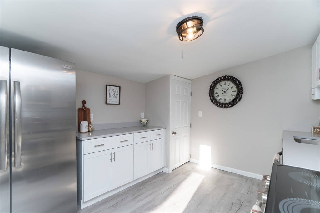 74 Laurence Street Springfield, MA 01104 - Photo 3 of 30 Gallery Image 3