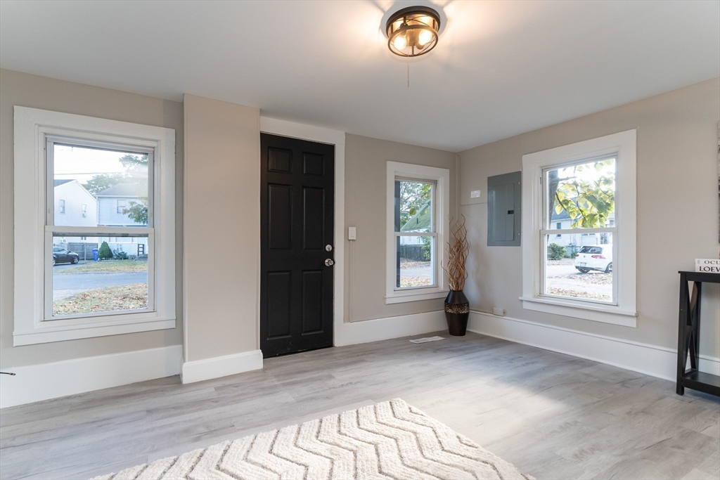 74 Laurence Street Springfield, MA 01104 - Photo 10 of 30 Gallery Image 10