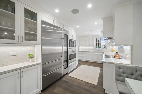 $1,375,000 | 1335 North Astor Street, Unit 11C, Chicago, IL 60610