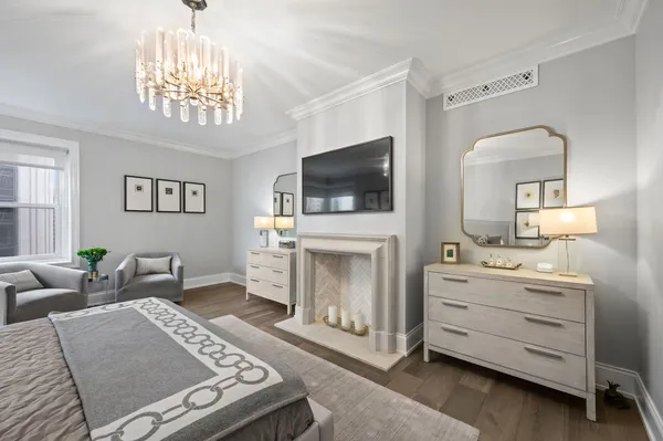 $1,375,000 | 1335 North Astor Street, Unit 11C, Chicago, IL 60610