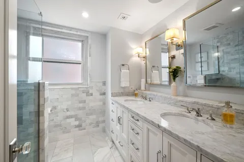 $1,375,000 | 1335 North Astor Street, Unit 11C, Chicago, IL 60610