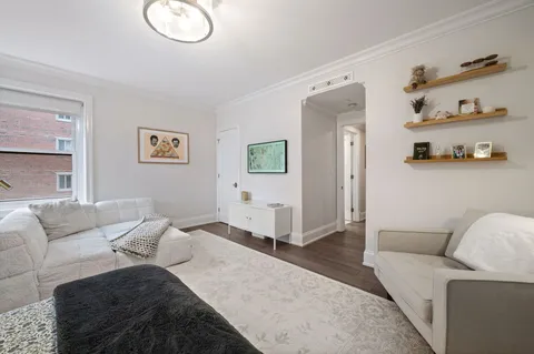 $1,375,000 | 1335 North Astor Street, Unit 11C, Chicago, IL 60610