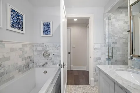 $1,375,000 | 1335 North Astor Street, Unit 11C, Chicago, IL 60610