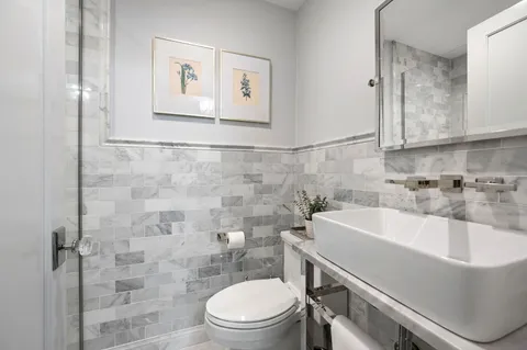 $1,375,000 | 1335 North Astor Street, Unit 11C, Chicago, IL 60610