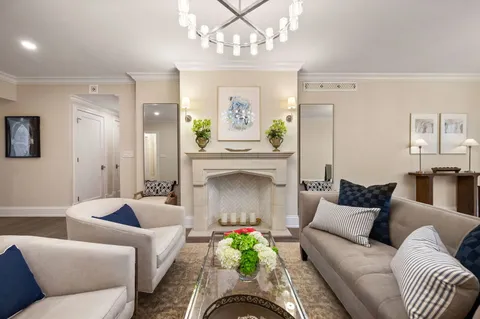 $1,375,000 | 1335 North Astor Street, Unit 11C, Chicago, IL 60610