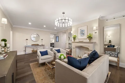 $1,375,000 | 1335 North Astor Street, Unit 11C, Chicago, IL 60610