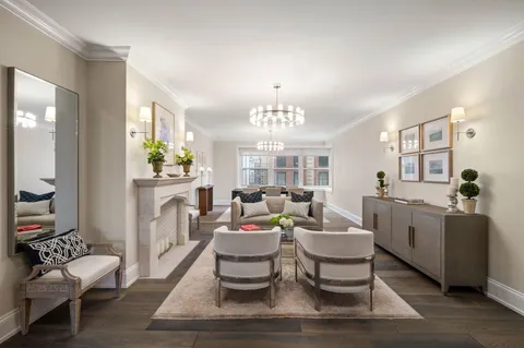 $1,375,000 | 1335 North Astor Street, Unit 11C, Chicago, IL 60610