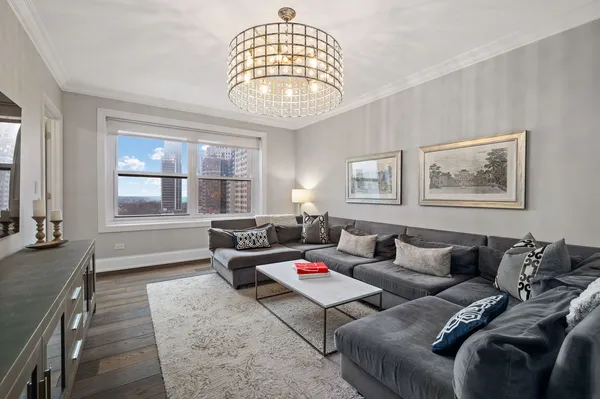 $1,375,000 | 1335 North Astor Street, Unit 11C, Chicago, IL 60610