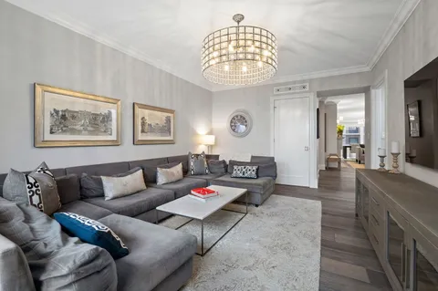 $1,375,000 | 1335 North Astor Street, Unit 11C, Chicago, IL 60610