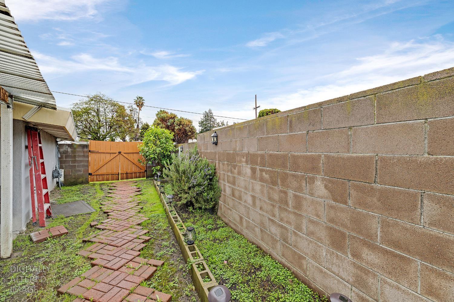 1481 Rieger Avenue Hayward, CA 94544 - Photo 8 of 34 a bathroom with a shower