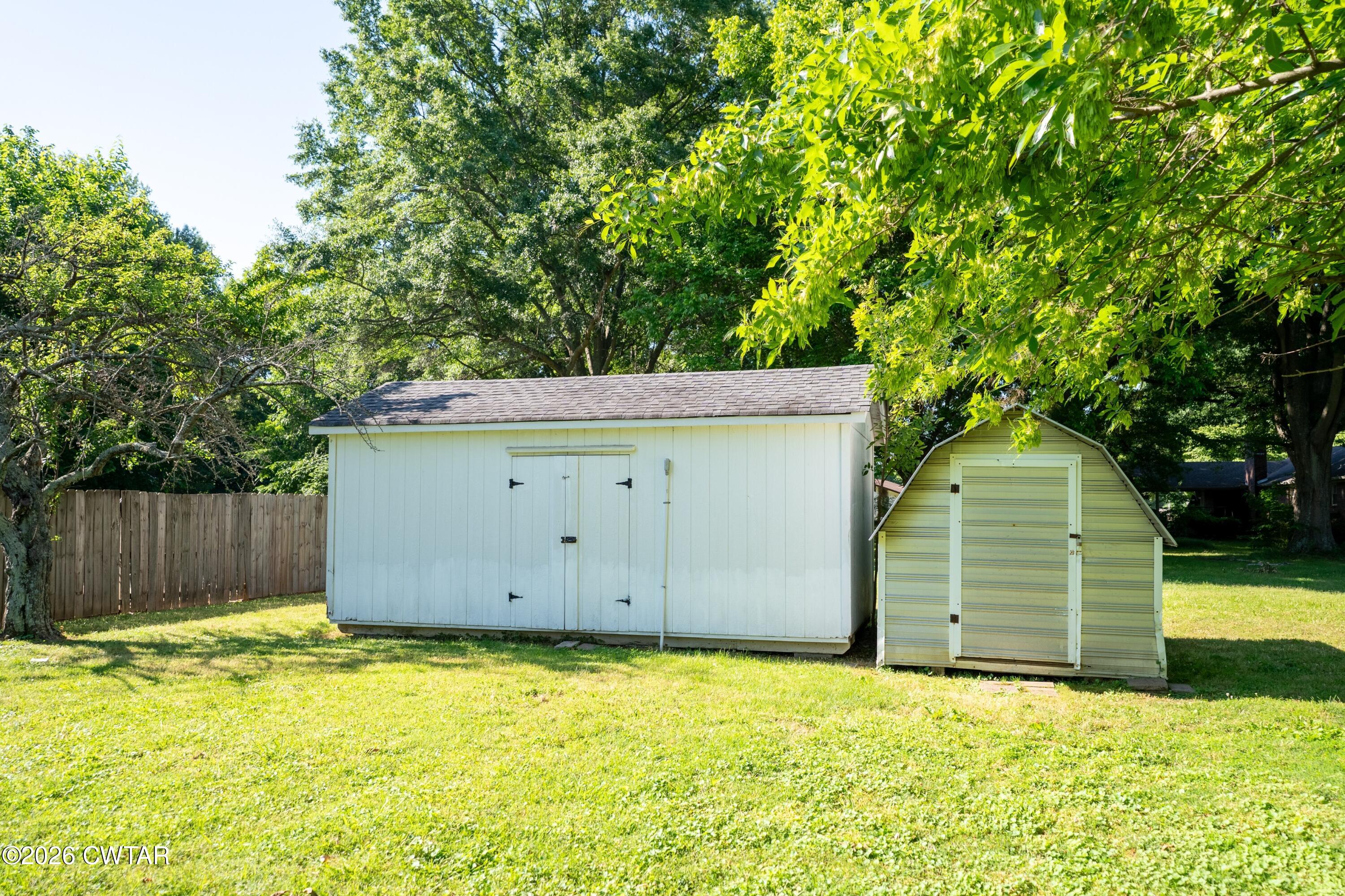 1053 Ashport Road Jackson, TN 38305 - Photo 4 of 42 a view of a backyard