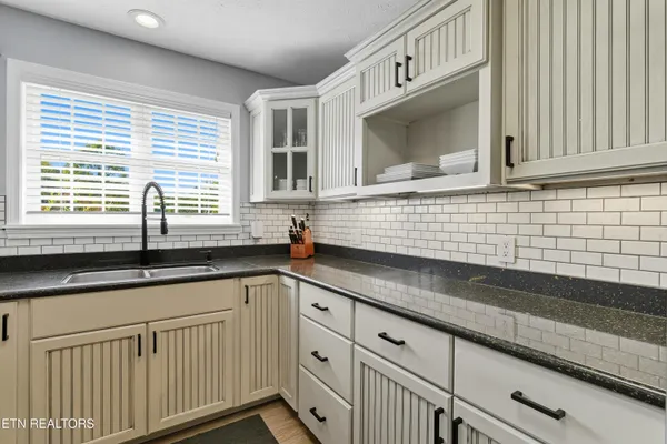 $800,000 | 1806 Paul Drive, Jefferson City, TN 37760