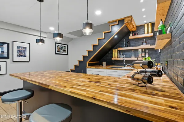 $800,000 | 1806 Paul Drive, Jefferson City, TN 37760