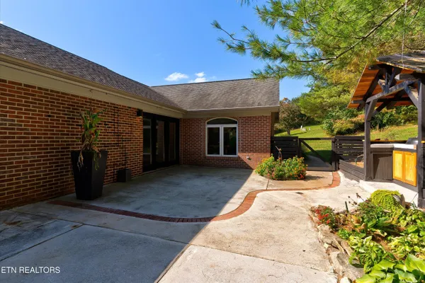 $800,000 | 1806 Paul Drive, Jefferson City, TN 37760