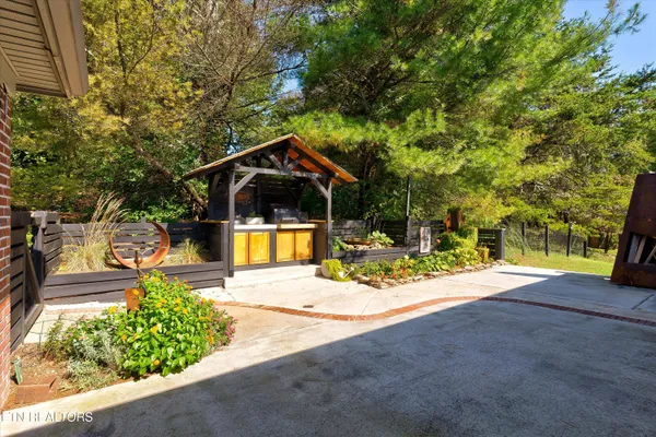 $800,000 | 1806 Paul Drive, Jefferson City, TN 37760