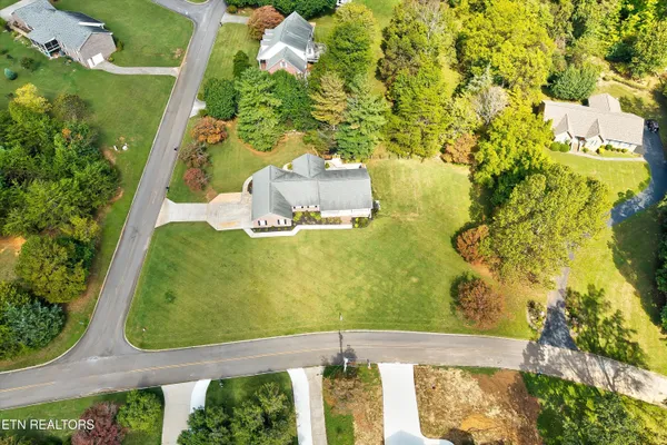 $800,000 | 1806 Paul Drive, Jefferson City, TN 37760