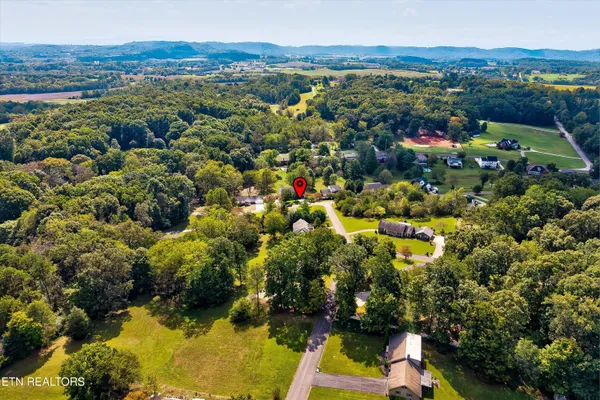 $800,000 | 1806 Paul Drive, Jefferson City, TN 37760