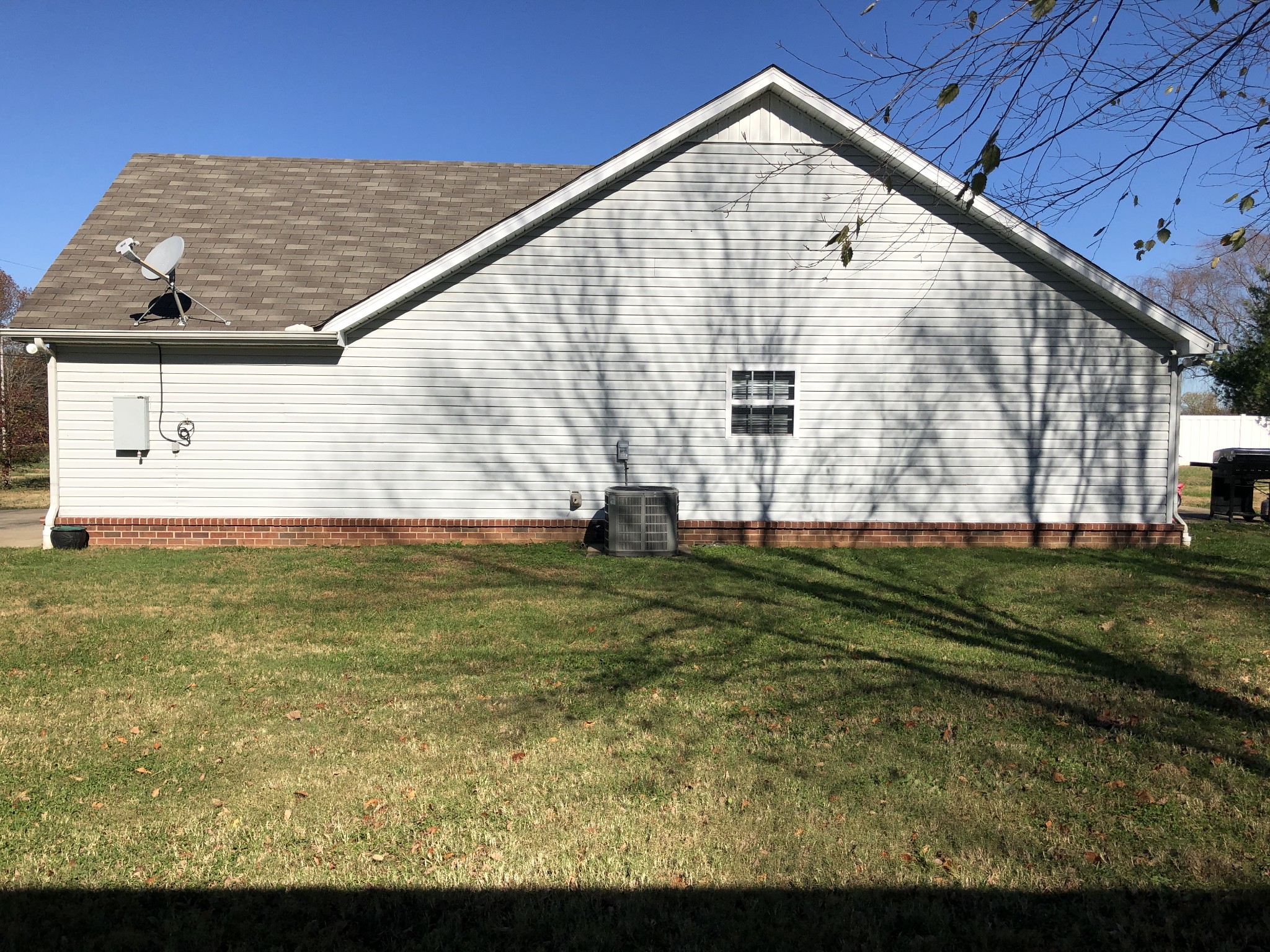 725 Crescent Road Murfreesboro, TN 37128 - Photo 4 of 16 a view of a house with a yard