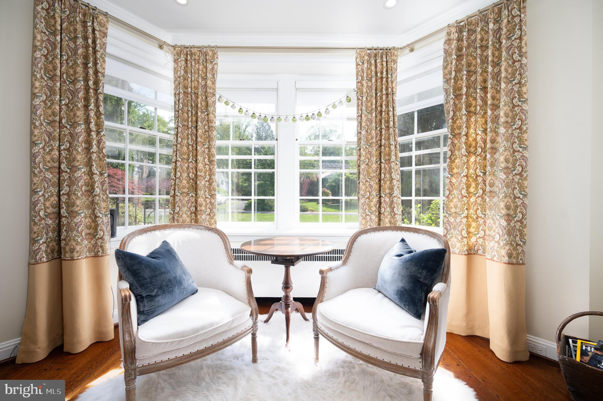 907 Overbrook Road Wilmington, DE 19807 - Photo 3 of 25 a living room with furniture and a window