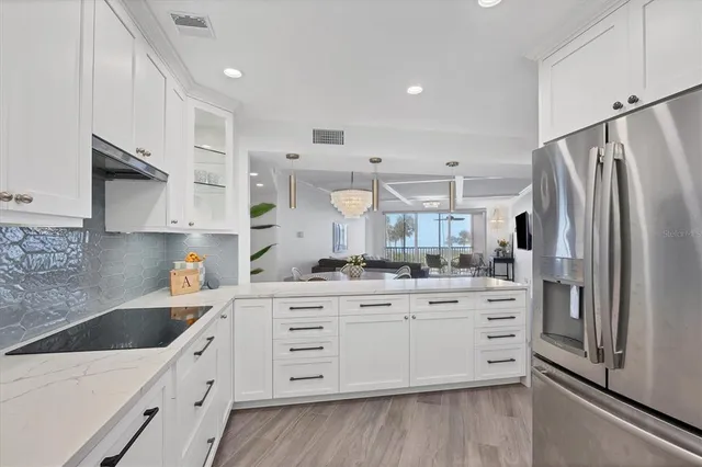 $6,500 | 4825 Gulf Of Mexico Drive, Unit 203, Longboat Key, FL 34228