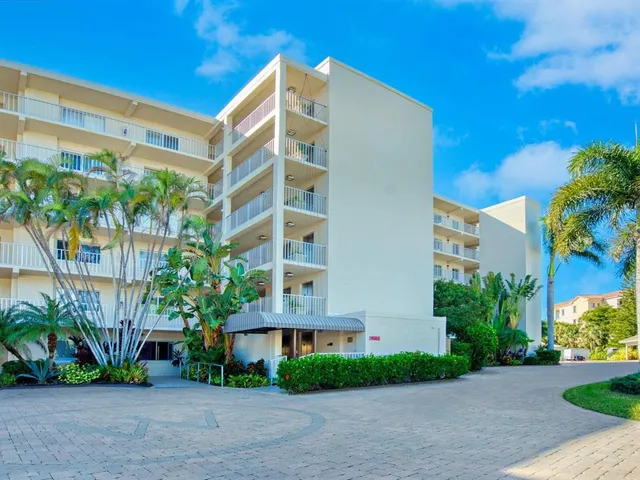 $6,500 | 4825 Gulf Of Mexico Drive, Unit 203, Longboat Key, FL 34228