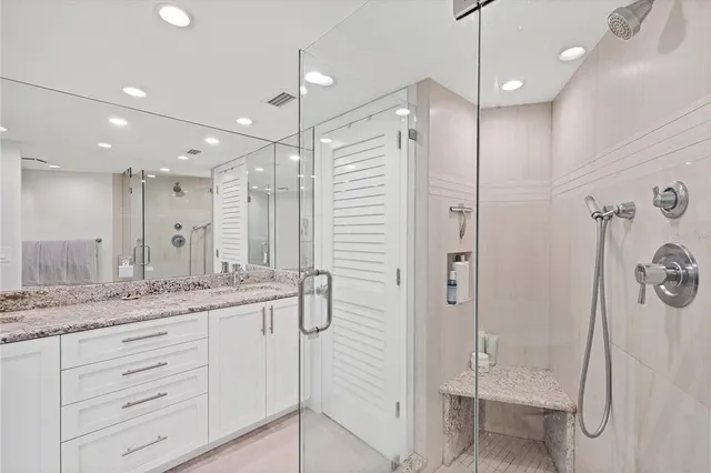 $6,500 | 4825 Gulf Of Mexico Drive, Unit 203, Longboat Key, FL 34228