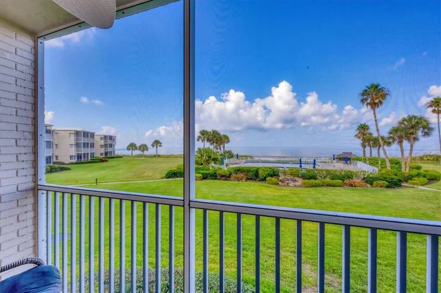 $6,500 | 4825 Gulf Of Mexico Drive, Unit 203, Longboat Key, FL 34228