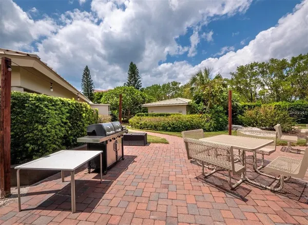 $6,300 | 4825 Gulf Of Mexico Drive, Unit 203, Longboat Key, FL 34228