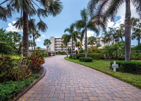 $6,300 | 4825 Gulf Of Mexico Drive, Unit 203, Longboat Key, FL 34228