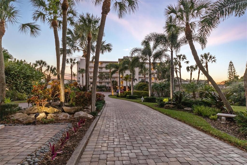 4825 Gulf Of Mexico Drive, Unit 203 Longboat Key, FL 34228 - Photo 6 of 35