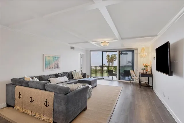 $6,500 | 4825 Gulf Of Mexico Drive, Unit 203, Longboat Key, FL 34228