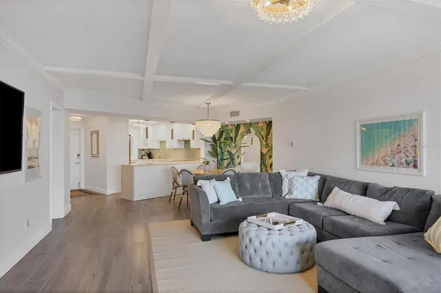 $6,500 | 4825 Gulf Of Mexico Drive, Unit 203, Longboat Key, FL 34228