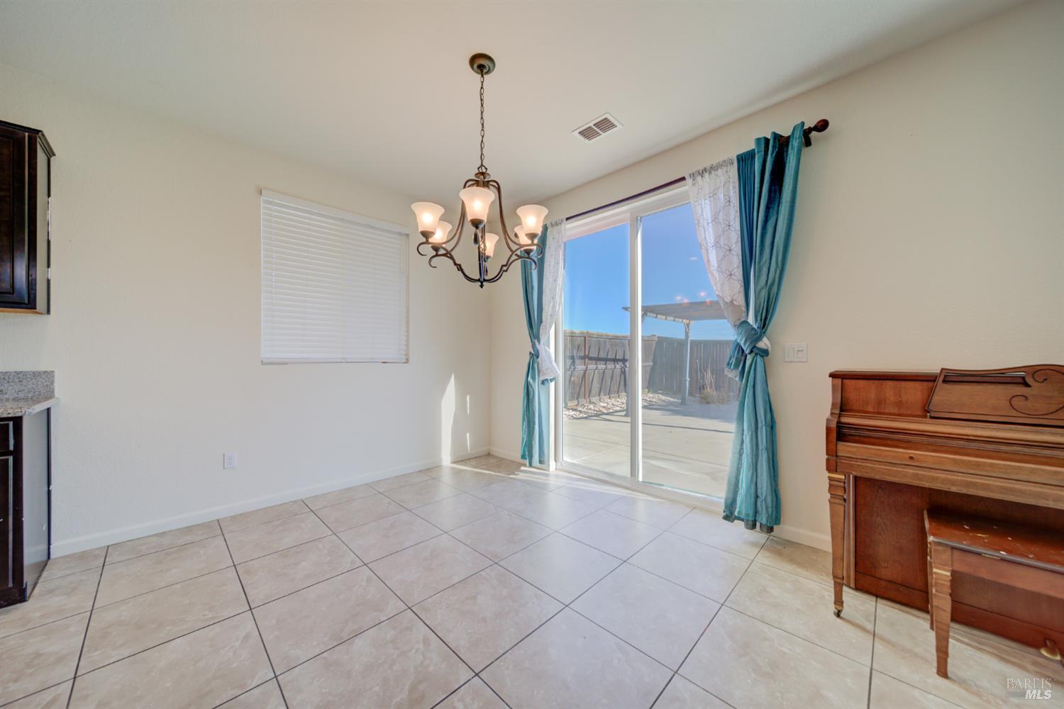 5206 Conley Lane Fairfield, CA 94533 - Photo 11 of 28