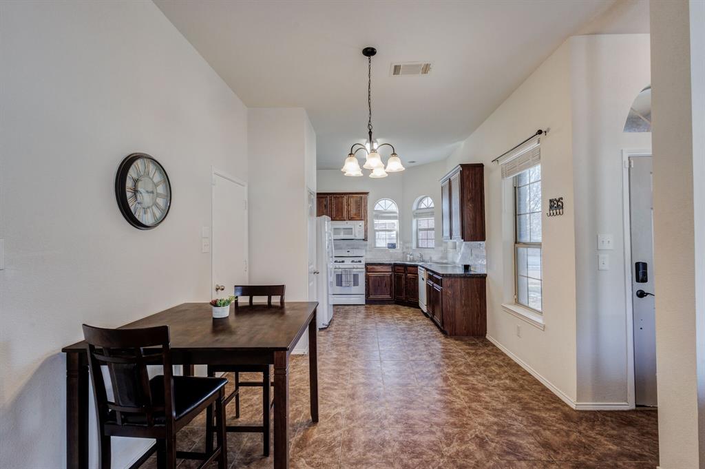 2805 Wicker Way Denton, TX 76209 - Photo 13 of 26