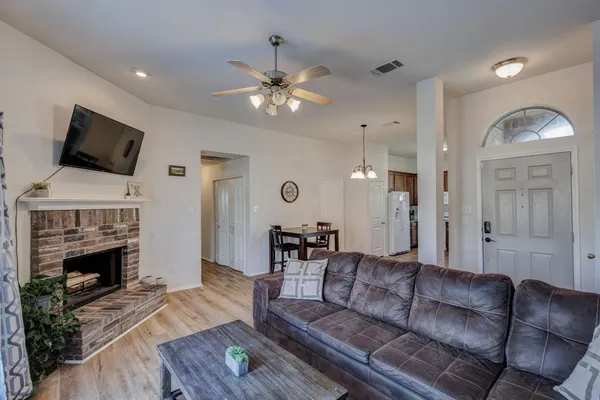 $299,990 | 2805 Wicker Way, Denton, TX 76209