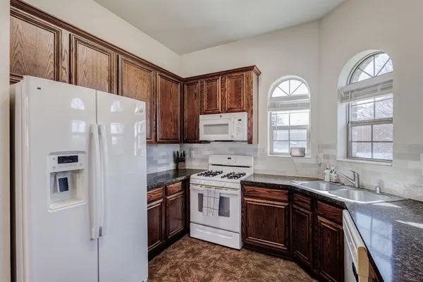 $299,990 | 2805 Wicker Way, Denton, TX 76209