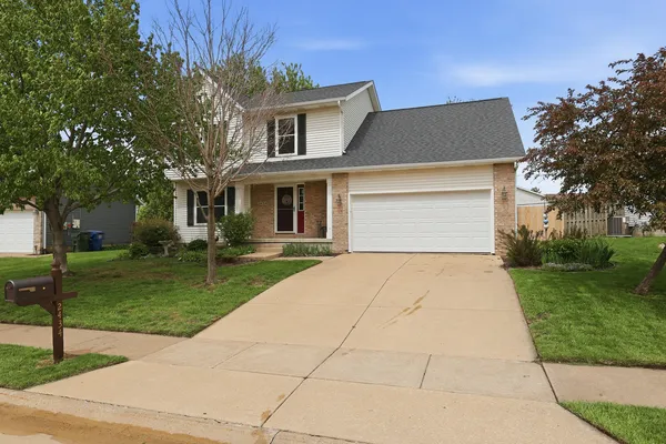 $325,000 | 2434 West 62nd Street, Davenport, IA 52806