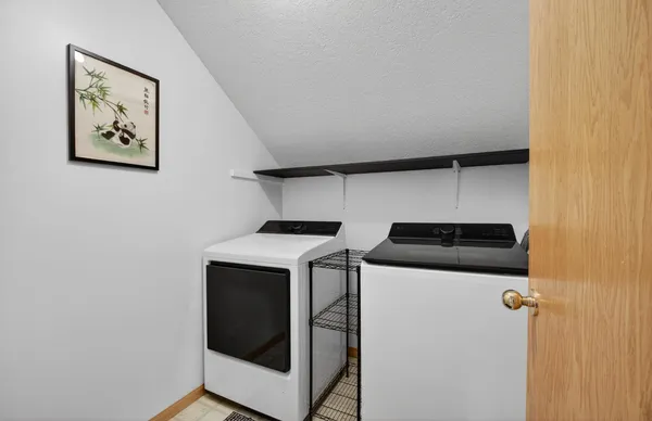 $325,000 | 2434 West 62nd Street, Davenport, IA 52806