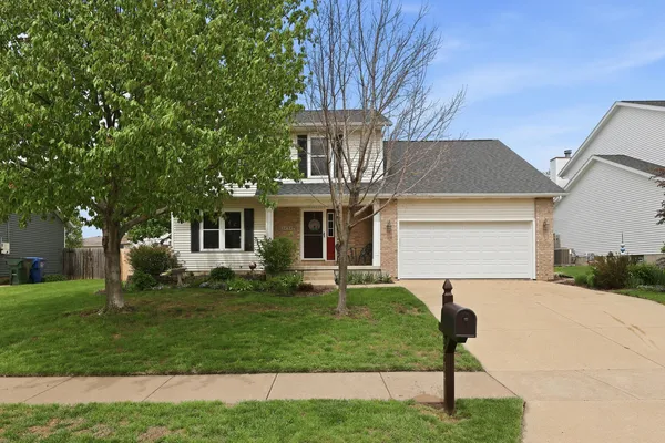 $325,000 | 2434 West 62nd Street, Davenport, IA 52806
