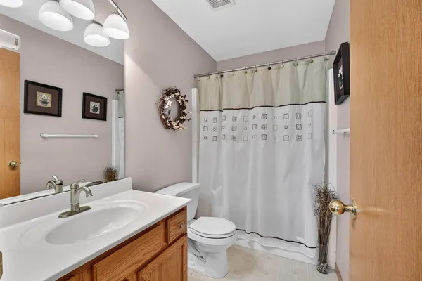 $325,000 | 2434 West 62nd Street, Davenport, IA 52806