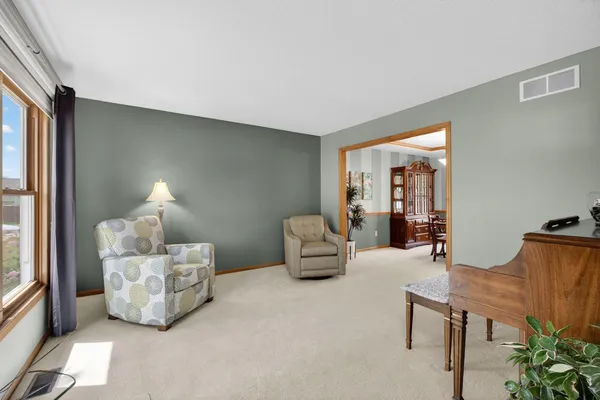 $325,000 | 2434 West 62nd Street, Davenport, IA 52806