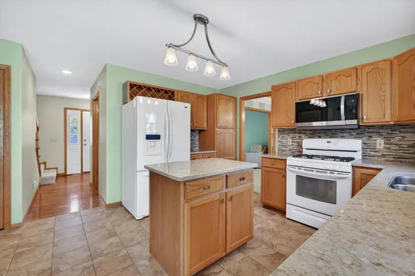 $325,000 | 2434 West 62nd Street, Davenport, IA 52806