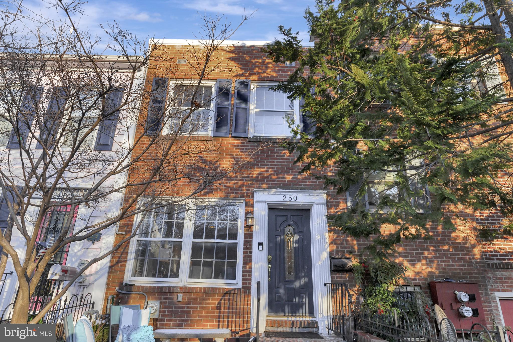 250 9th Street Southeast Washington, DC 20003 - Photo 1 of 43 Gallery Image 1