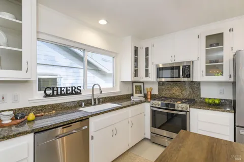 $1,625,000 | 41 Spindrift Passage, Corte Madera, CA 94925