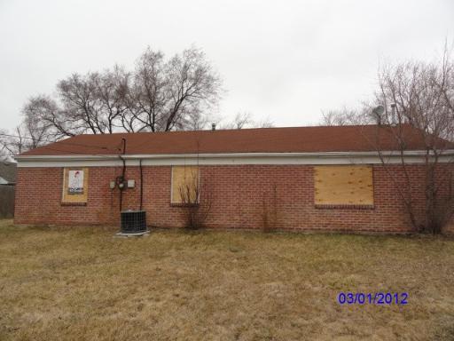 210 South Pinecrest Road Bolingbrook, IL 60440 - Photo 2 of 6 a view of a yard